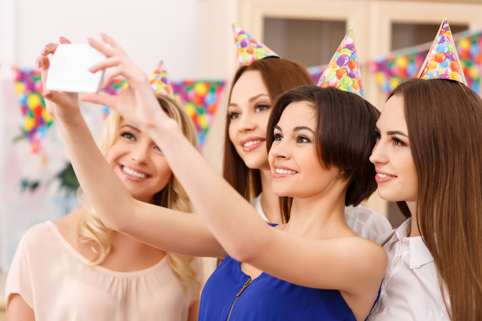 How To Throw A Perfect House Party Chinchin Celebration